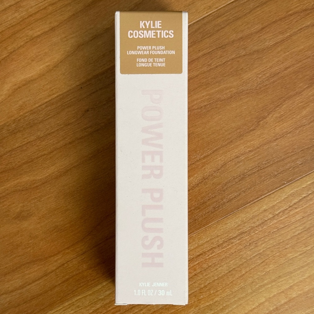 Kylie Cosmetics Foundation in Tan for a Flawless Finish